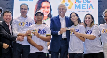 Governador Ronaldo Caiado e o ministro Camila Santana lançam programa Pé-de-meia em Goiás 